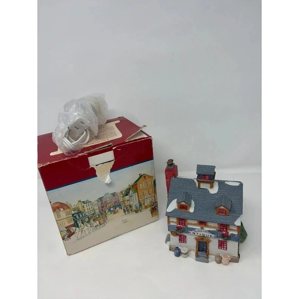 Lemax vintage dickensvale collectible porcelain lighted house read description